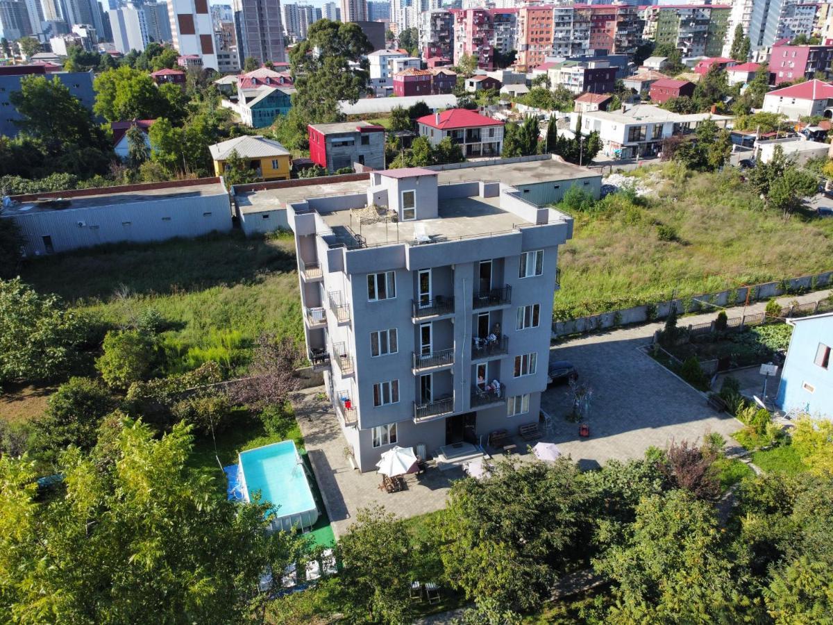 Femily Hotel In Batumi Mareti Str 2 Экстерьер фото