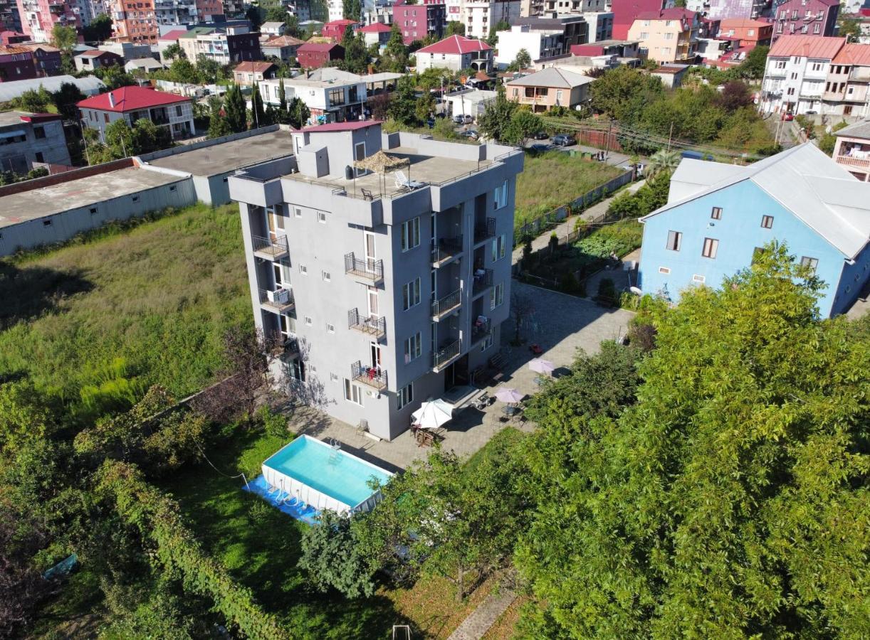 Femily Hotel In Batumi Mareti Str 2 Экстерьер фото