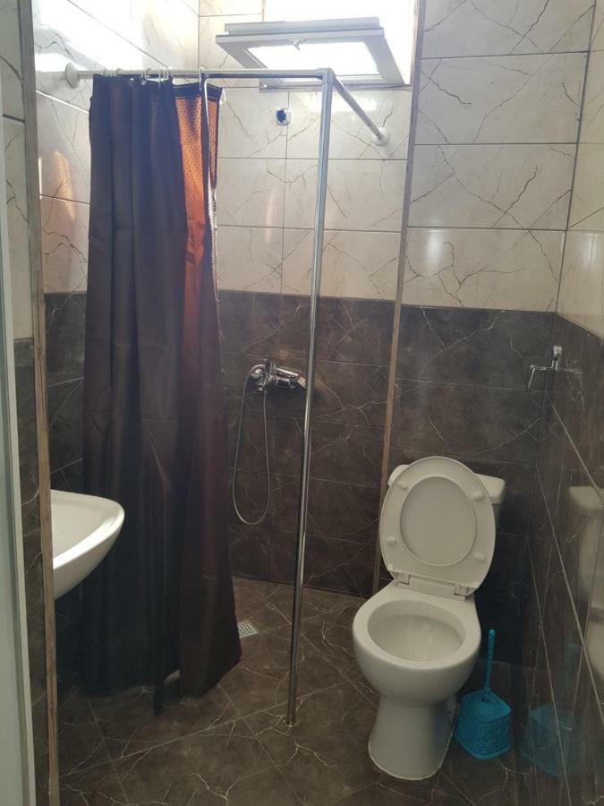 Femily Hotel In Batumi Mareti Str 2 Экстерьер фото